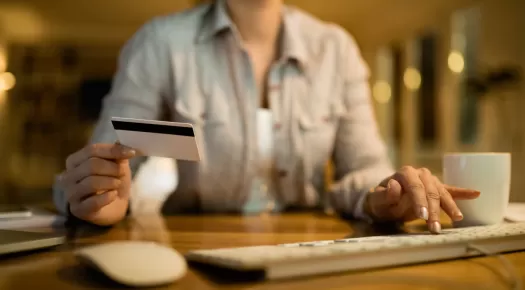 ¿Préstamo o tarjeta de crédito? Descubre qué conviene más